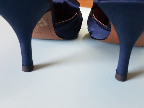 J. Renee Womens Mianna Navy Satin Bow Mules Shoes Size 6 - Picture 5 of 8