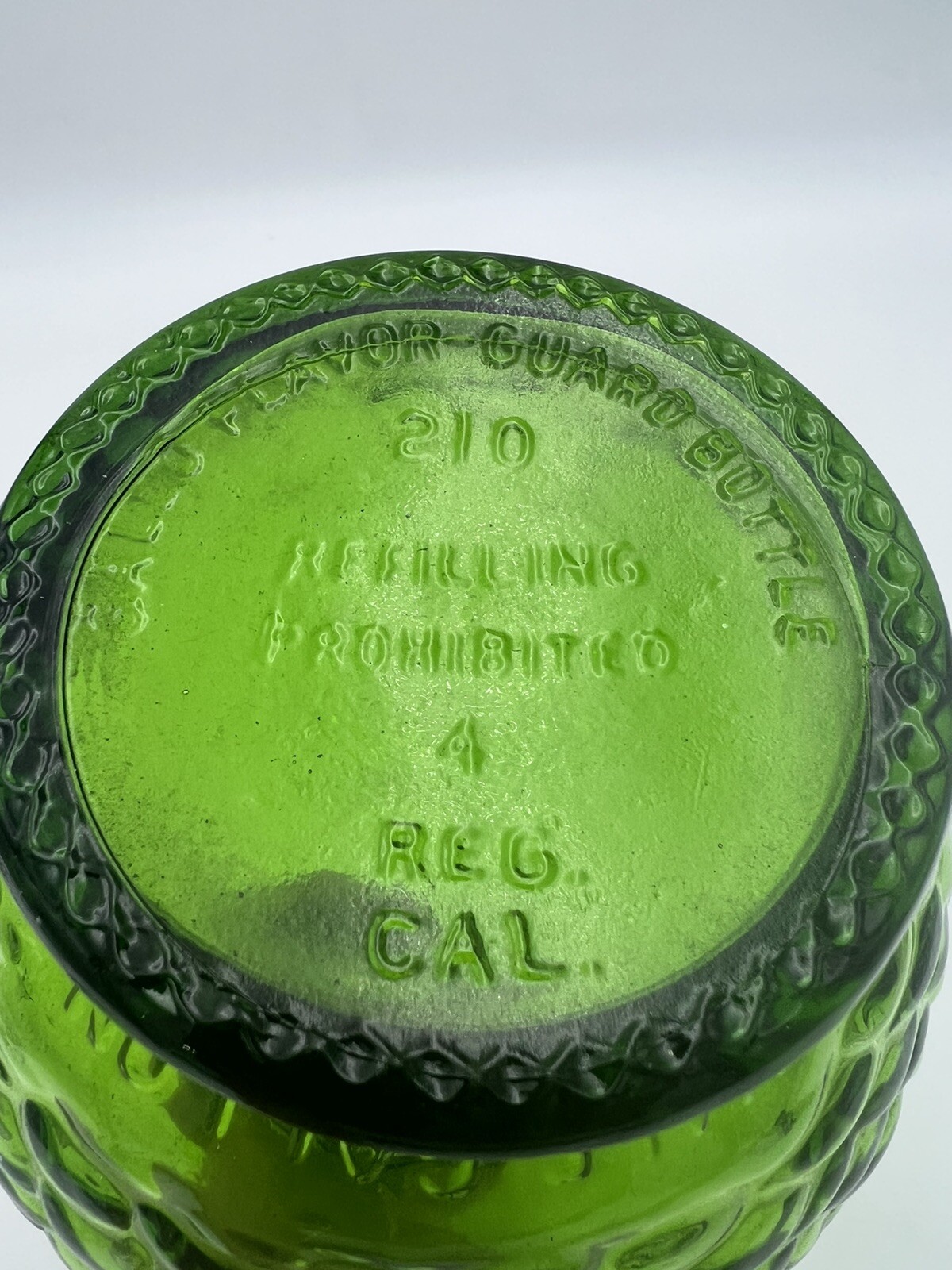 Gallo Half Gallon Flavor-Guard Green Glass Bottle Embossed Grapes & Vines Vtg