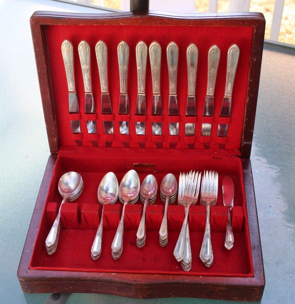 1937 Rogers International Silver 54 Piece Set Cotillion