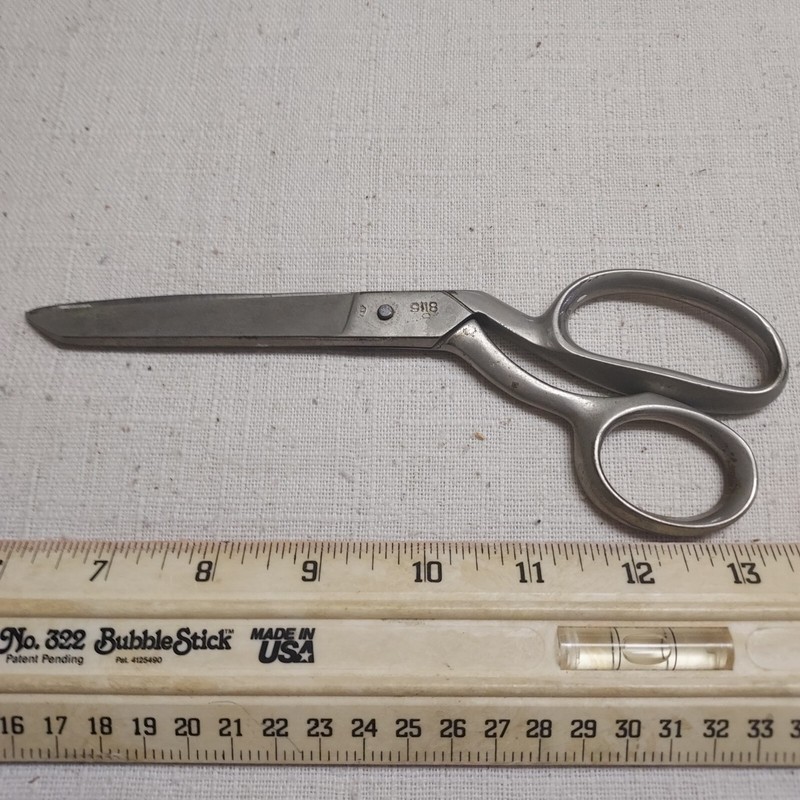 Shears-Griffon Cutlery Works #8116 sewing shears 8"