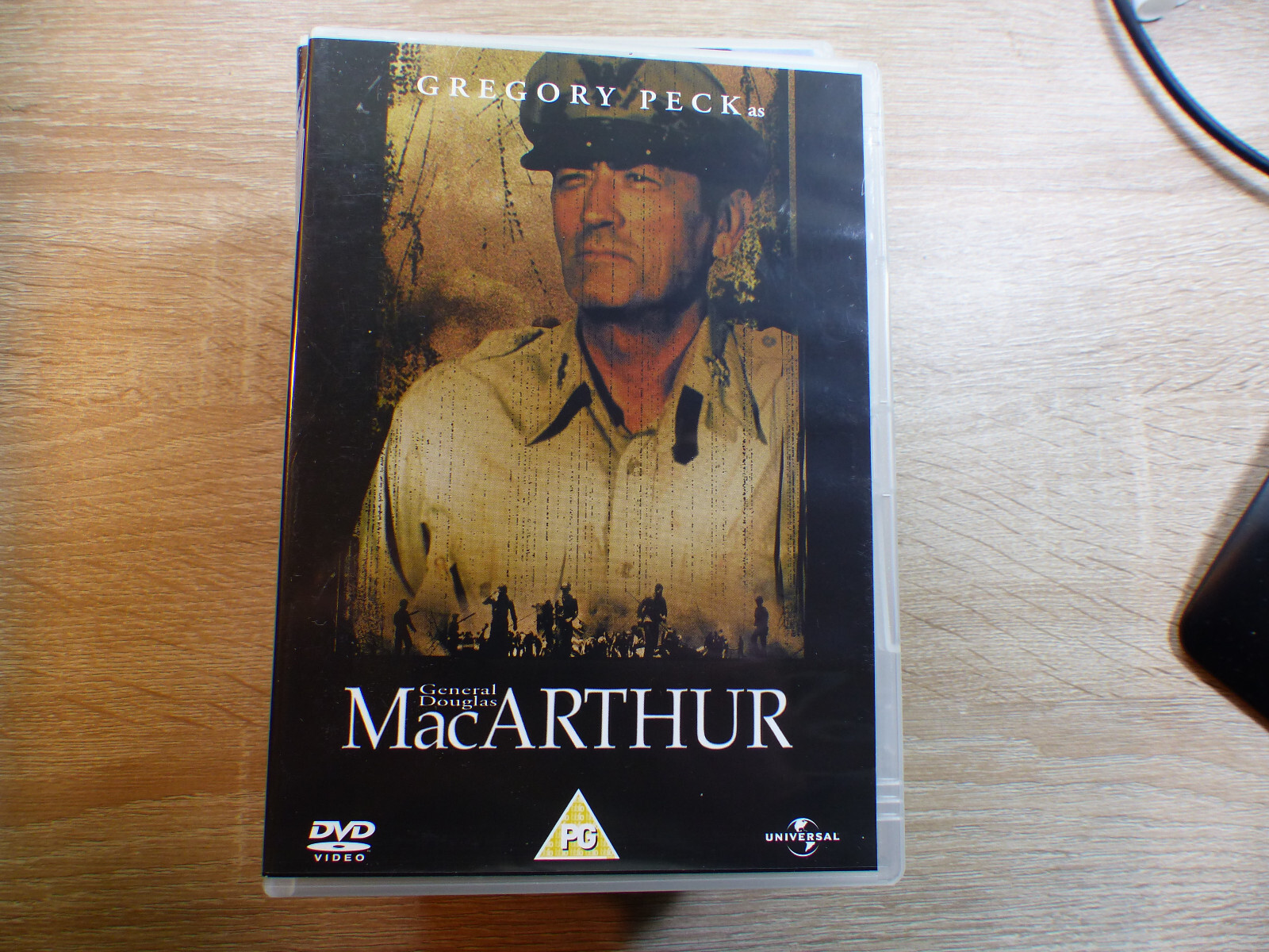 MacArthur (2003) Gregory Peck:  Sargent - DVD Region 2 - UNPLAYED