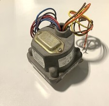 DELAVAL BARKSDALE PRESSURE SWITCH D2H-H18 .4-18 PSI / .028-1.24 BAR