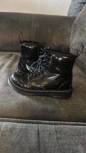 Dr Martens Rainbow Trimmed Leather Kids Boots Size 13 - Picture 3 of 8