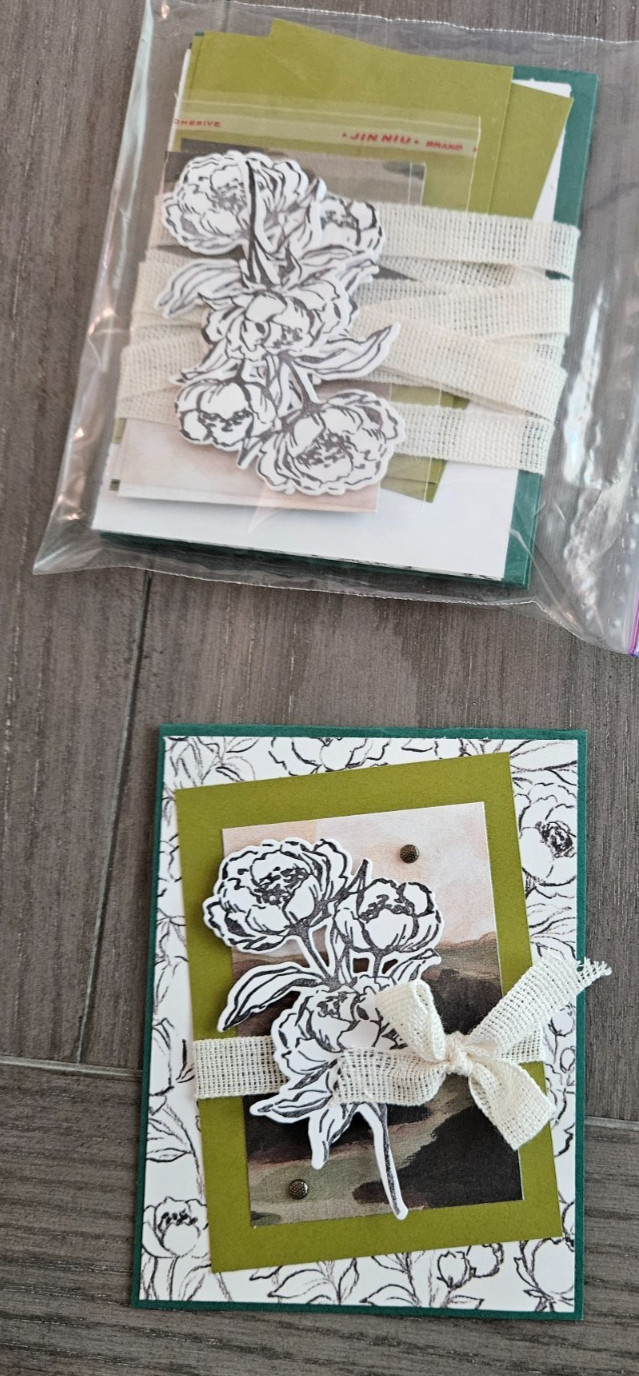 STAMPIN UP CARD KIT - FLOWER  KIT MAKES 4 CARDS 25.511