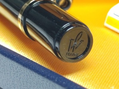 VINTAGE 1989 Waterman Black Lacquer Exclusive Fountain Pen in case