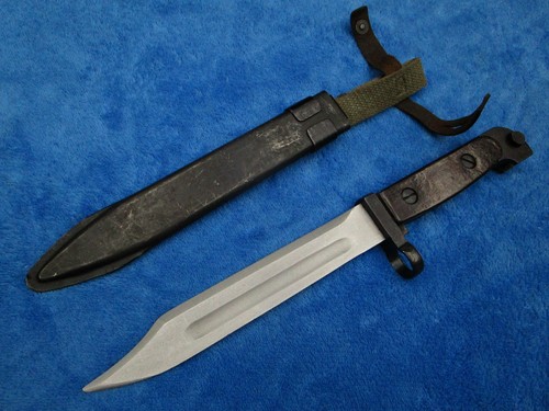 VERY RARE VINTAGE ORIGINAL N.KOREA COLD WAR MILITARY KNIFE BAYONET AND SCABBARD