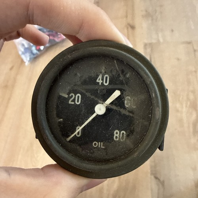 #ad WWII Willys MB Ford GPW Jeep Oil Pressure Gauge 0 80 PSI Military OEM Cracked $79.99
