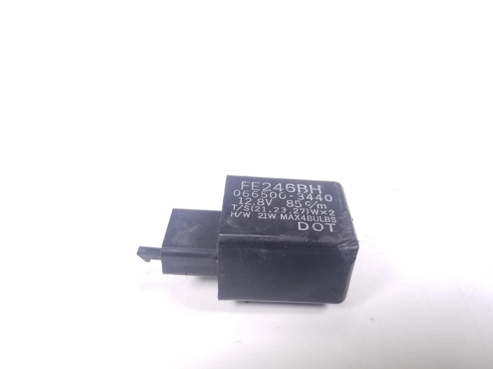 Kawasaki Ninja ZX11 ZX1100 1997 relé FE246BH envío gratuito Foto 2 de 4