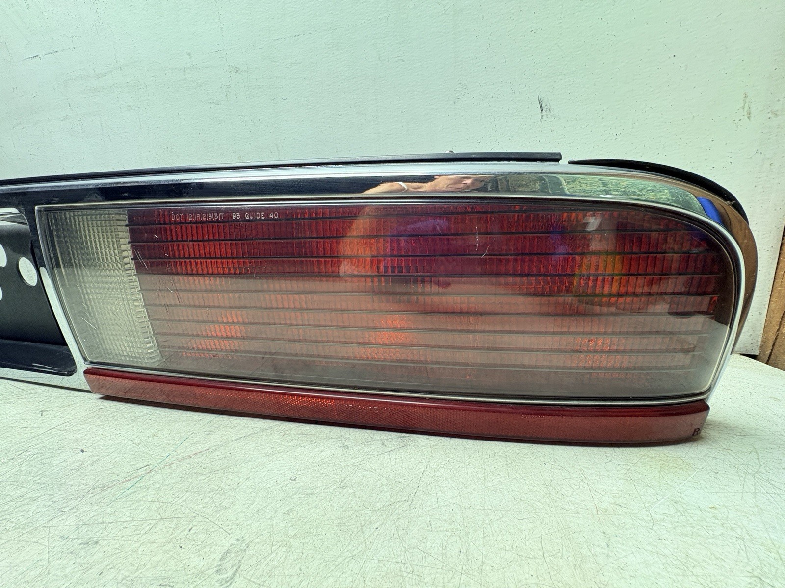 *91 -96 RARE Buick Park Avenue ULTRA Trunk Mounted Center Tail Light Panel J236