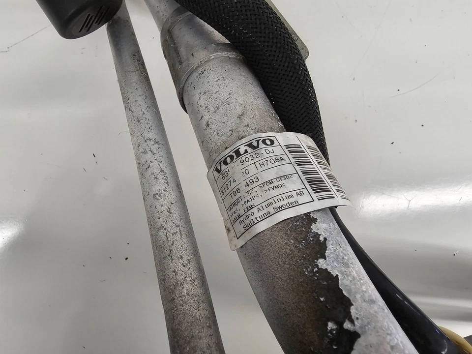 08-15 Volvo XC70 cuello de llenado de combustible 31274191 Foto 4 de 4