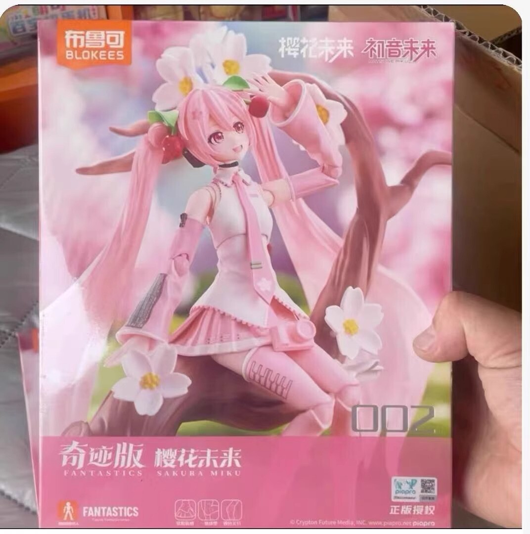 正規版　新品 blokees フィギュア　初音ミク プラモデル　桜限定版 正規版 新品 blokees フィギュア 初音ミク 桜限定版 プラモデル