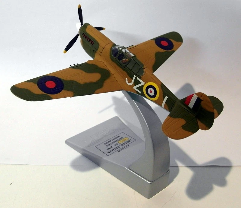 Corgi 1/72 Scale diecast AA35202 P40 Kittyhawk IA NZ3040 Johnnie Gibson NZ 1942 - Image 3 of 3
