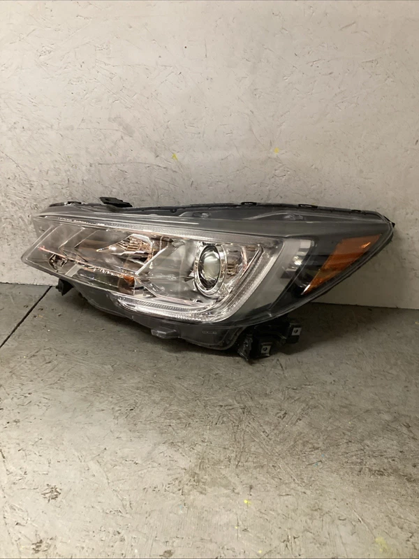2019 2020 SUBARU ASCENT LEFT LH DRIVER SIDE HEADLIGHT OEM HALOGEN 84001XC01A