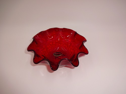 Vintage Kanawha rot handgefertigtes Glasgeschirr Glas Schüssel Süßigkeiten Geschirr gerüschelt gequetscht
