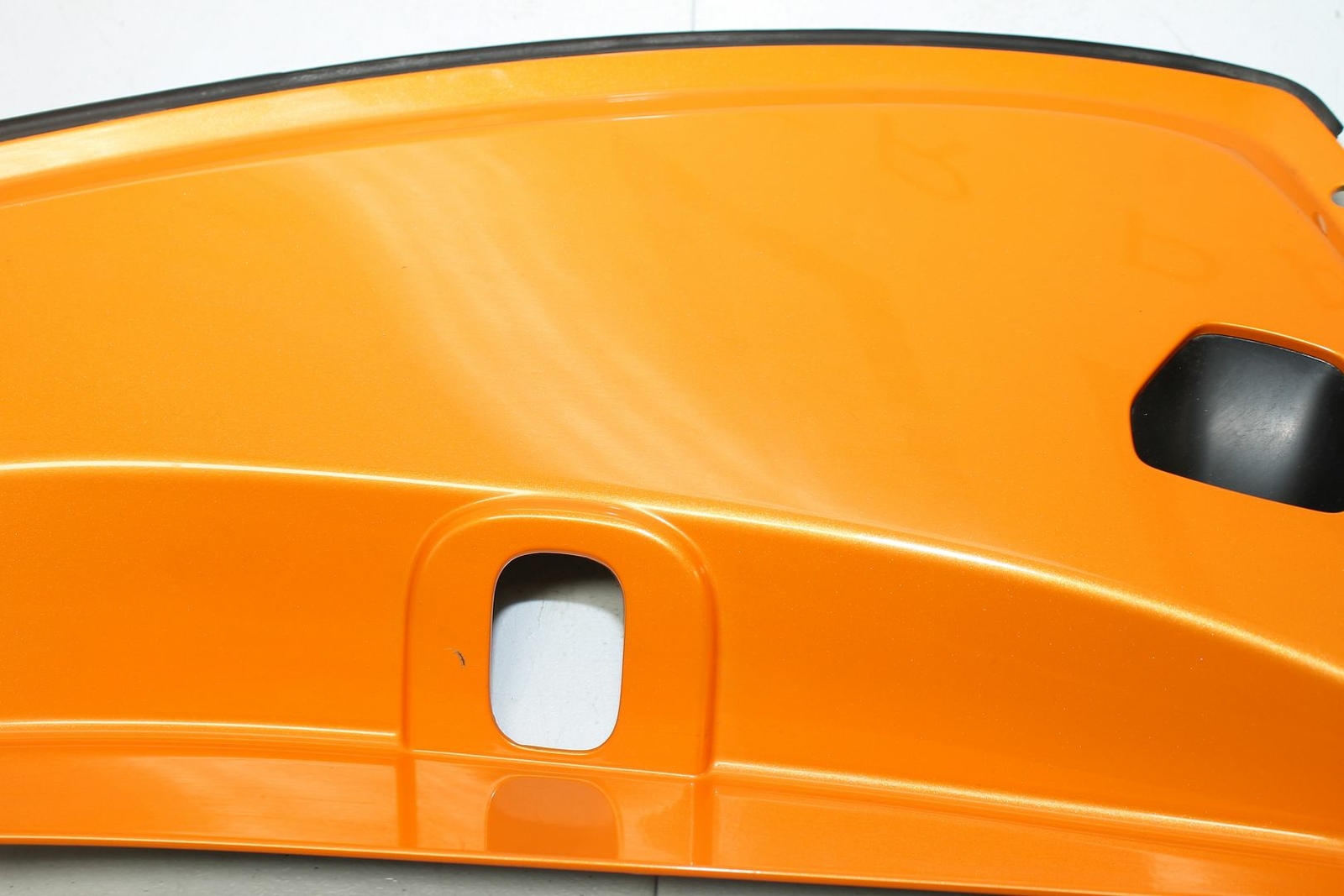 2019 LAMBORGHINI HURACAN RH PASSENGER DOOR JAM PANEL COVER TRIM BROKE TAB 15 16