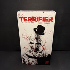 Art The Clown 1:6 Scale Figure from Trick or Treat Studios