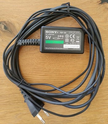 Original Sony PSP Netzteil / Ladekabel - Modell PSP-104 - 5V 2000mA