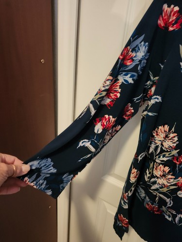 IVANKA TRUMP NAVY BLUE FLOWERBLOUSE SZ. LG - Picture 3 of 5