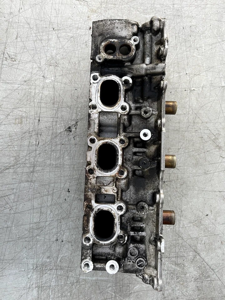 Infiniti G35 2004 sedán motor culata delantera izquierda OEM Foto 2 de 4