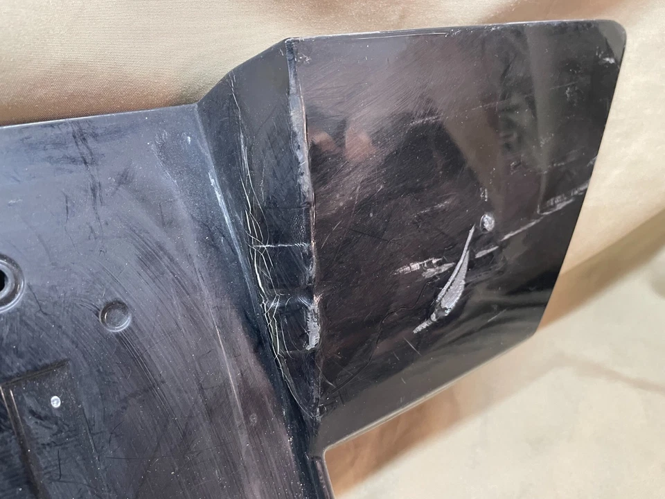 2006 BMW 650I 4.8L - Trunk LID License Plate Panel / Molding 7184676 - Изображение 2 из 4