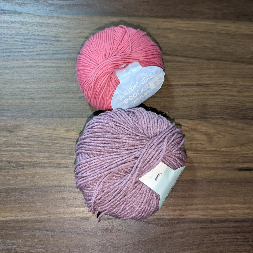 Debbie Bliss Rialto DK цвет 23036 фиолетовая шерсть 50 г 105 м, Eco Baby 14012 розовый - Изображение 2 из 4