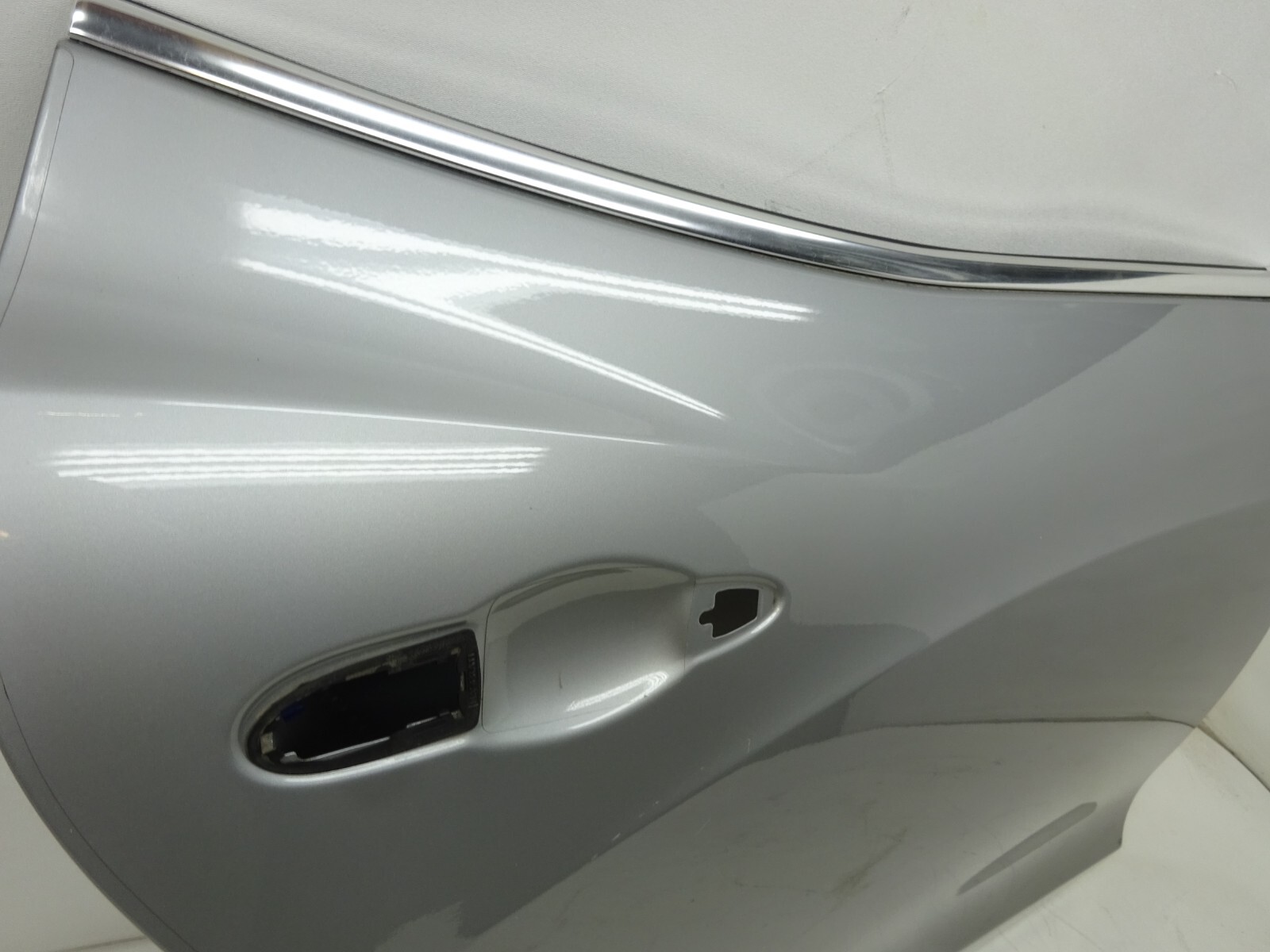 2014-2019 Maserati Ghibli Rear Right Passenger Door Shell Silver OEM DE230875