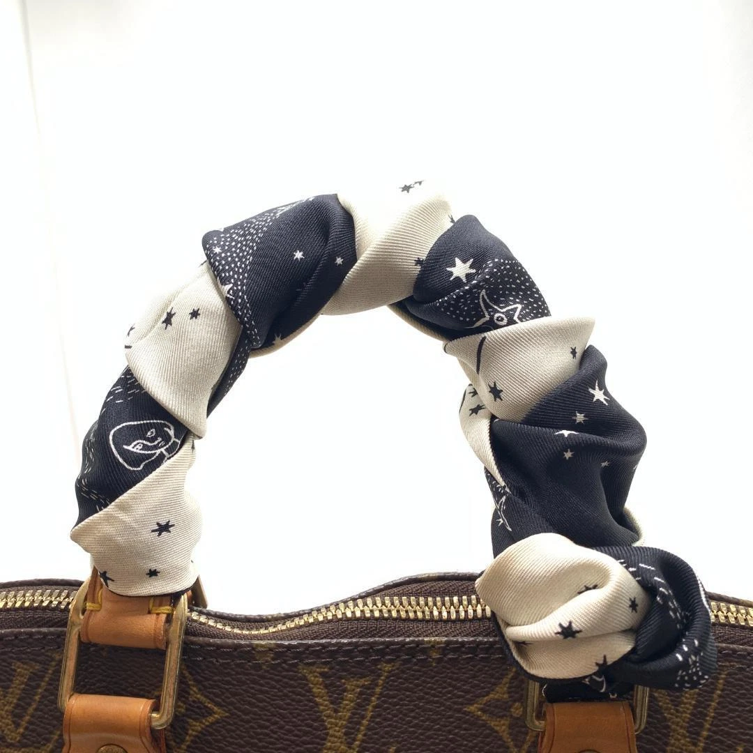 Foulard Christian Dior en soie noir blanc cassé L38,6 x H2,4 pouces avec étui