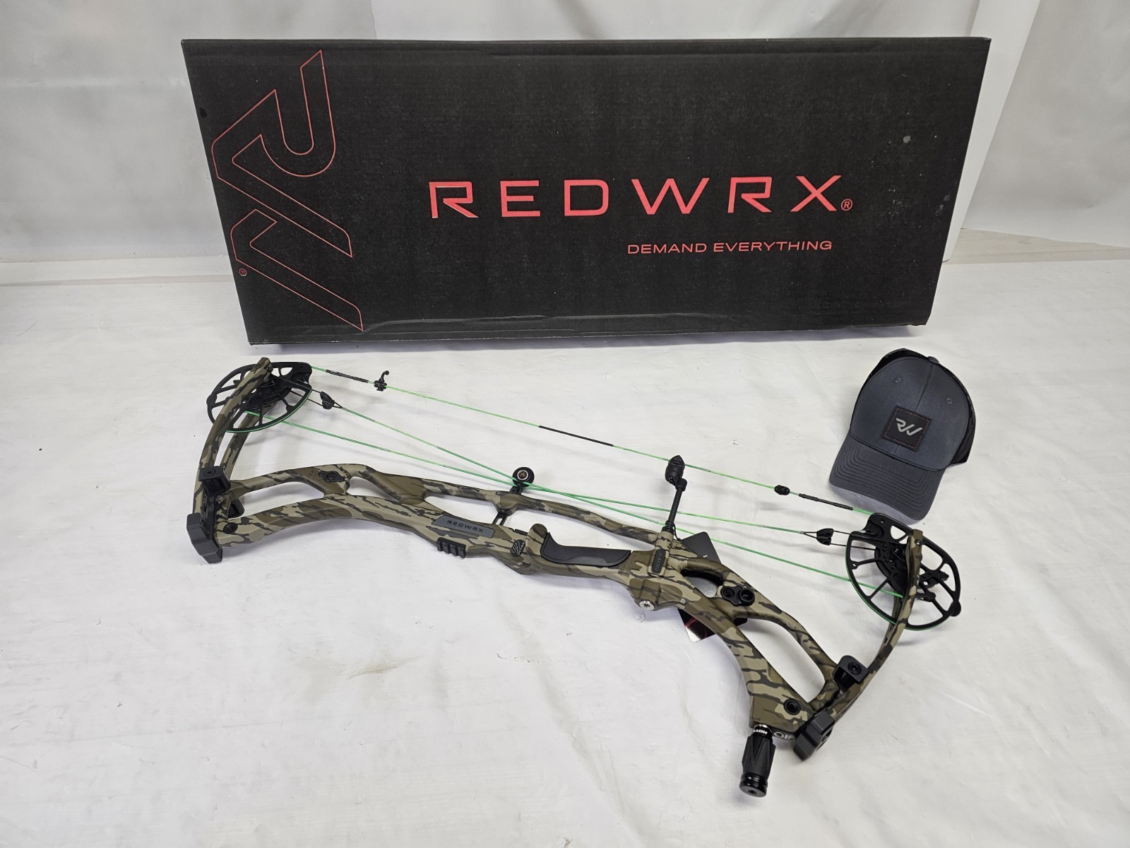 Hoyt RX-9 Ultra 60 - 70lbs/26" - 31"/Bottomland W/Green Strings