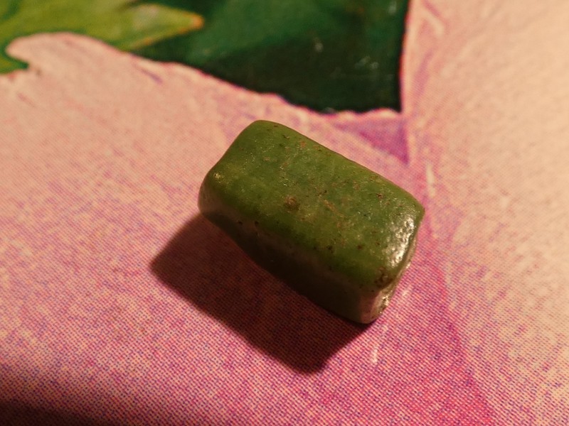 ANCIENT PYU BEAUTIFUL BRIGHT GREEN GLASS PRISM SHAPE BEAD 10.3-5.3 MM SMOOTH.