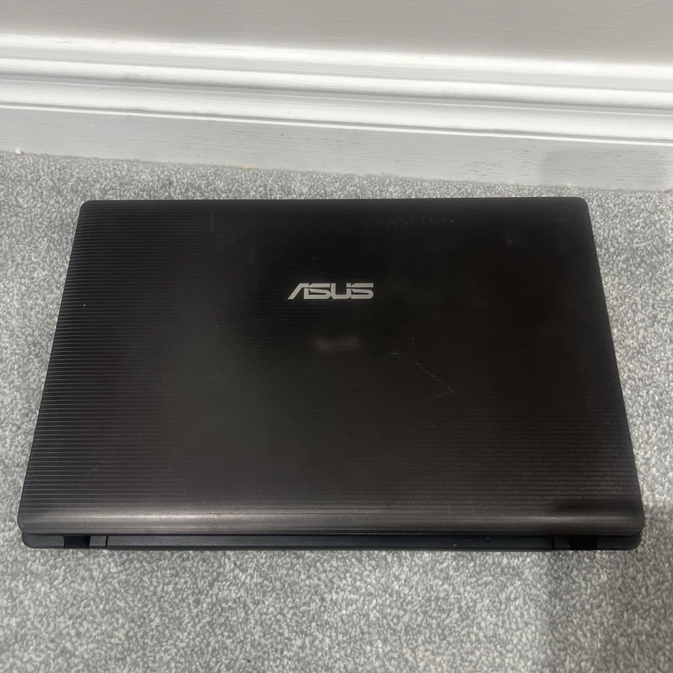 ASUS K53U Laptop | AMD HD 6290 | 4GB RAM | 256GB HDD | 15.6" HD | Black - Image 4 of 4