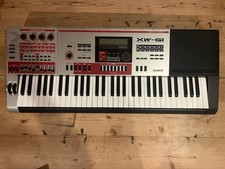 CASIO XW-G1 Groove Synthesiser : 61-Key Electronic Keyboard Synth Sampler