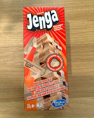 Hasbro Jenga Classic Holz-Stapelspiel Geschicklichkeitsspiel für 5 7 Jahre