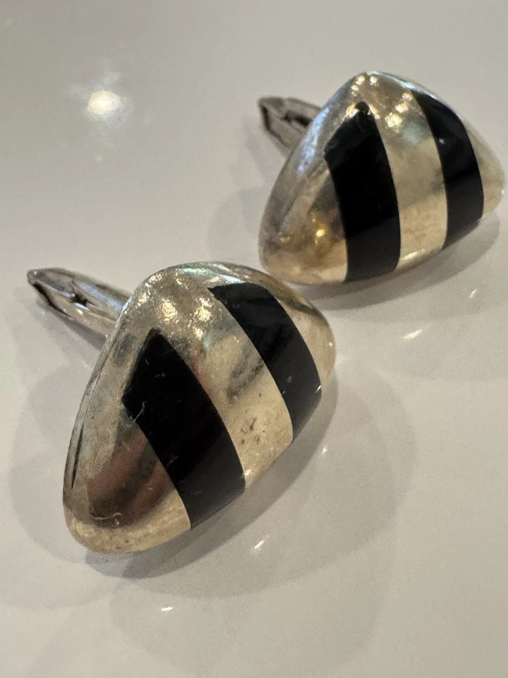 Mid Century Better Than Sterling Silver 970 ABOTOADURAS México com ônix preto - Imagem 2 de 4