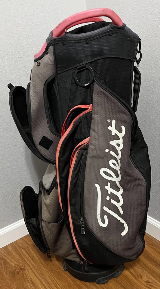 Carro de golf TITLEIST rosa ligero premium bolsa divisor de 15 vías con cubierta de lluvia Foto 3 de 4