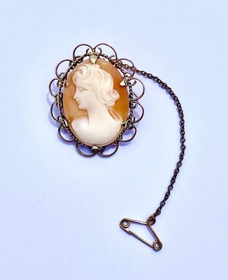9ct Yellow Gold Cameo Brooch 375 Hallmarked 1961 Vintage Lady  9k Pin 5.85gms