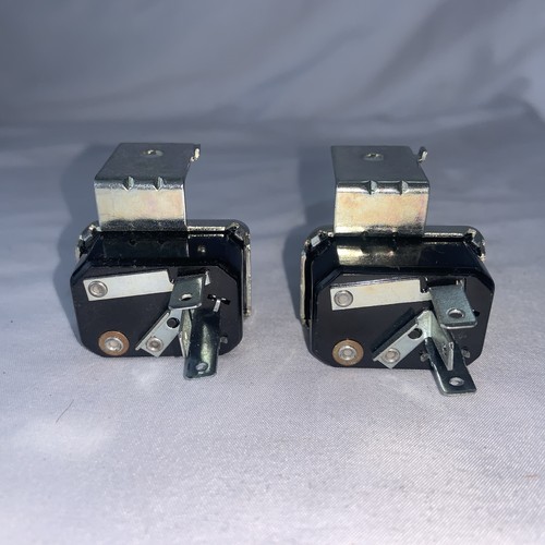 LITTLE FUSE INC. 1971-73 Chevrolet Corvette Anti Dieseling A/C Relay 3996204 Lot - Picture 4 of 7