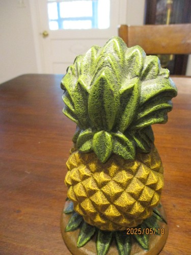painted 6 3/4 ''tall cast iron Pineapple fruit bookends 2.6 pounds each - Picture 10 of 10