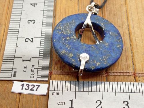 Pendentif donut LAPIS LAZULI naturel et fleur blanche sculptée + cordon reglable - Picture 2 of 3