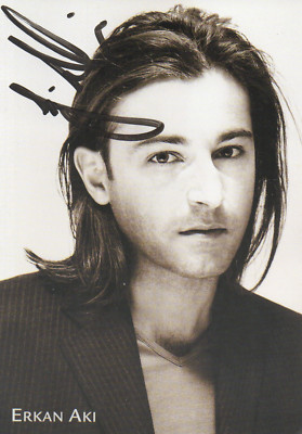 Autograph - Erkan Aki
