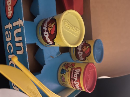 Vintage 1977 Play-Doh Fun Factory Jr Kenner Complete - Picture 6 of 7