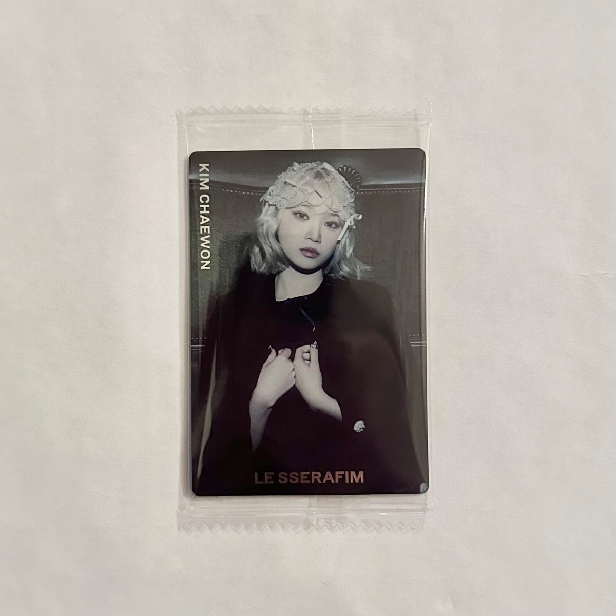 LE SSERAFIM] CRAZY JP / BANDAI Wafer benefit random sticker PC