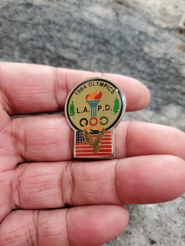 RARE Los Angeles Police Department U.S. Flag Pin