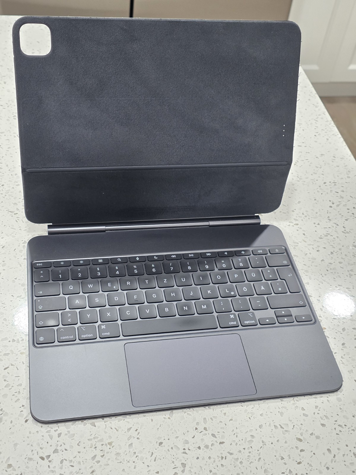 Apple iPad 13-inch Magic Keyboard A2974 (M4) - Black (Language: Germany)