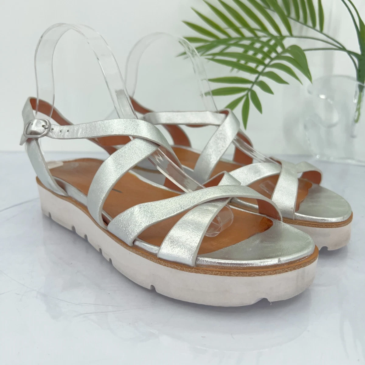 Gentle Souls Sandals Women s Size 9.5 Silver Metallic Leather