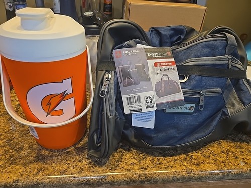 SWISSTECH Excursion 24" Duffel Bag Blue Adventure Water Resistant Bottom - New - Picture 9 of 10