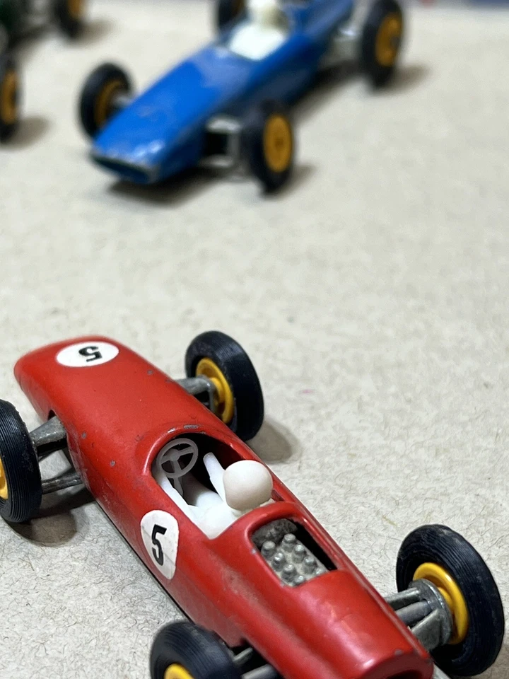 pair of 2 drivers for lesney matchbox no 52 brm & no 19 lotus ,CARS NOT INCLUDED - Image 2 of 4