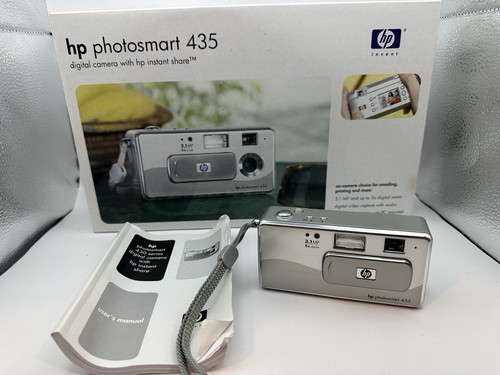 HP PhotoSmart 435 Compact 3.1 MP Digital Camera Silver Untested