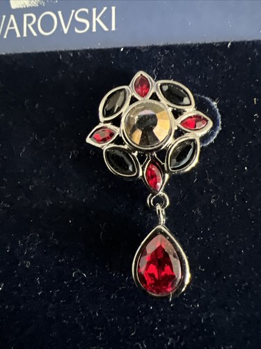 SWAROVSKI Crystal NEW 14 K post Pair Of Earrings Drop Hanging Style Ruby Red - Picture 2 of 5