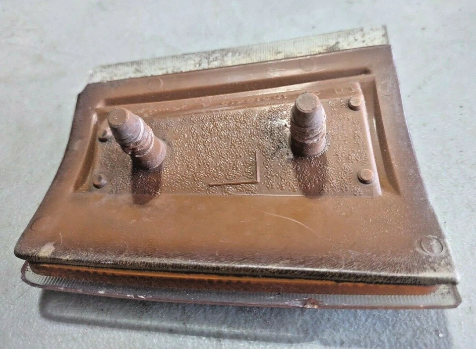 94-00 Suburban and Sierra GM 5977464 marker lens LH GM 16519417 FC-5 - Image 4 of 4