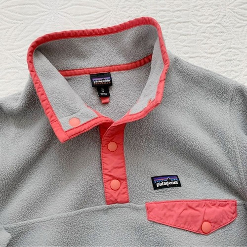 Patagonia Girls' Lightweight Synchilla Fleece Snap-T Pullover, Grey / Pink - Picture 4 of 4